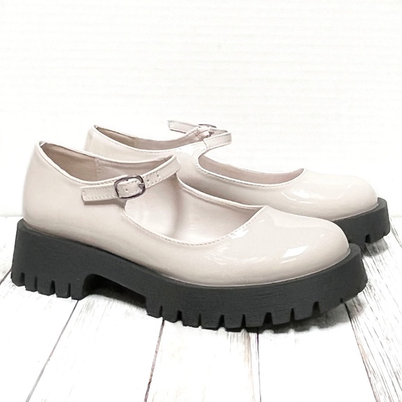 New Ivory Beige Patent Platform Mary Jane Ballet Flats - Picture 1 of 4